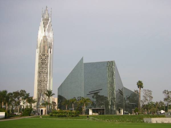 Crystal Cathedral Campus.
Crean Tower, Crystal Cathedral 