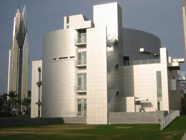 Crystal Cathedral Campus – 
Crean Tower, International Center for Possibility Thinking 