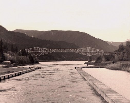 Bridge of the Gods.
Courtesy of Oregon Department of Transportation 