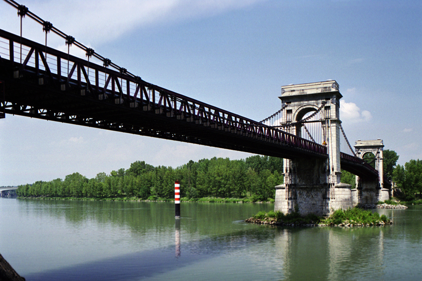 Givors suspension bridge 