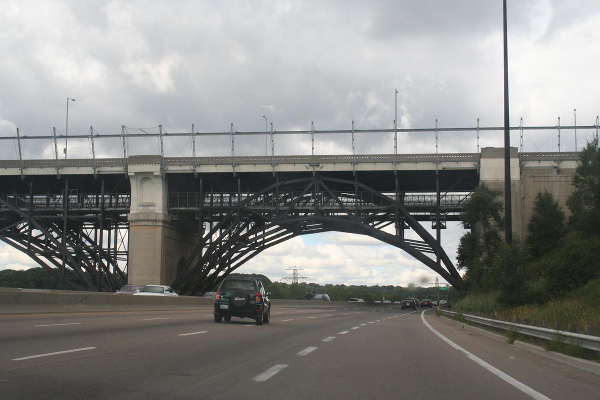 Bloor Street Viaduct - Toronto - Ontario - Canada 