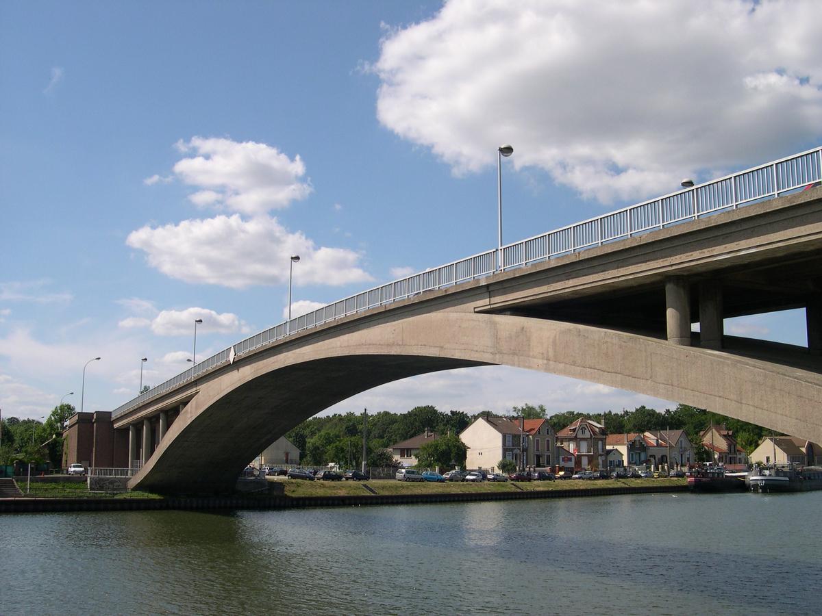 Strassenbrücke Conflans-Saint-Honorine 