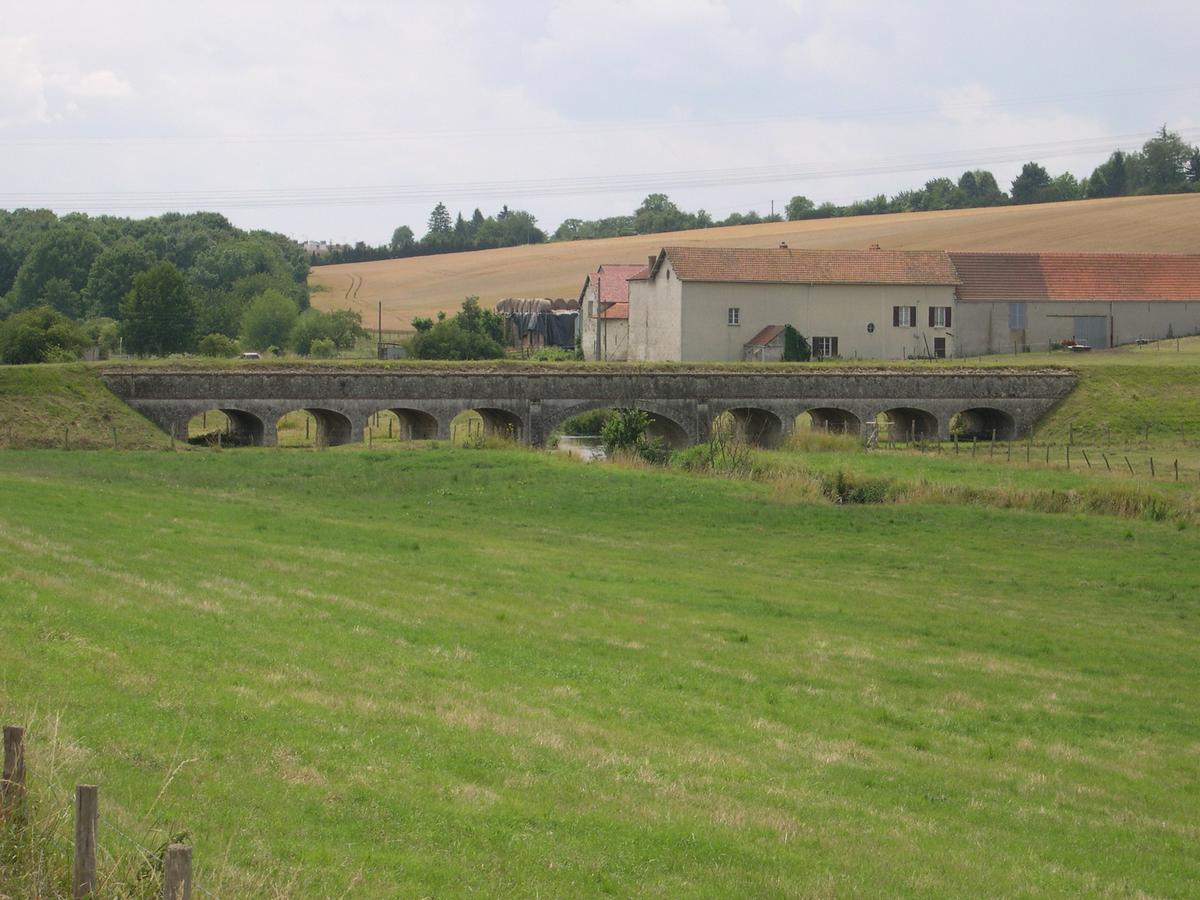 Bridge of the Mauldre Siphon at Beynes 