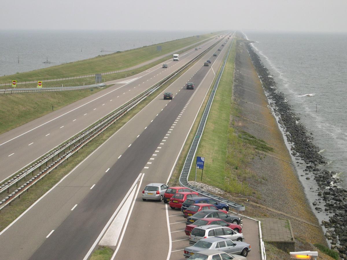 Afsluitdijk, IJsselmeer, Niederlande 