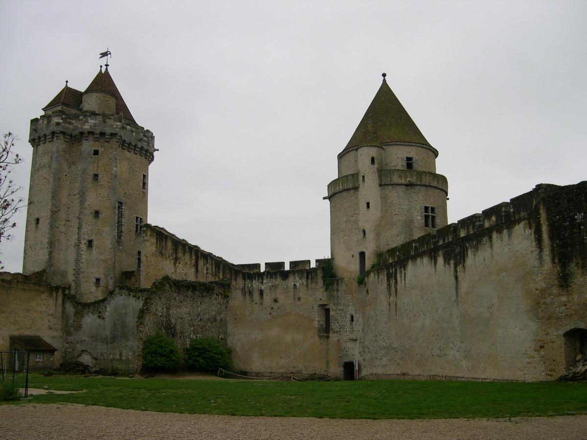 Château de Blandy-les-Tours 