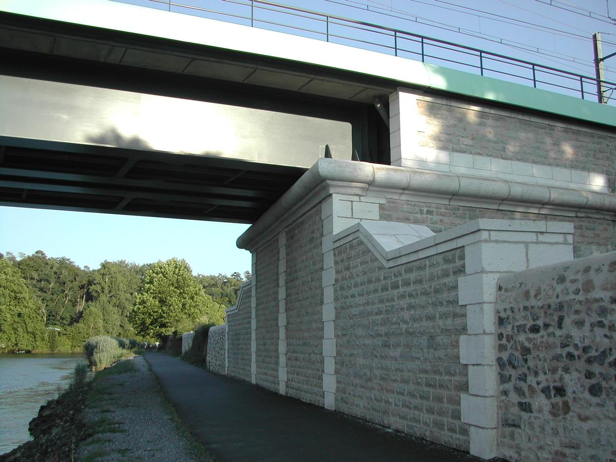 Eisenbahnbrücke über die Nive in Bayonne 