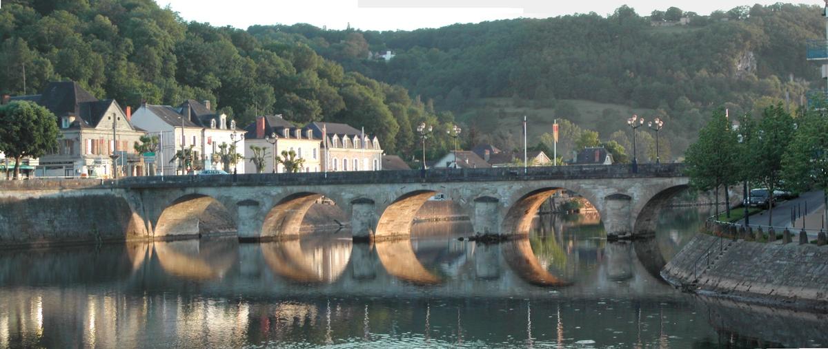 Pont-Neuf de Terrasson-la-Villedieu - Terrasson-la-Villedieu, Dordogne (24), Aquitaine, France 
