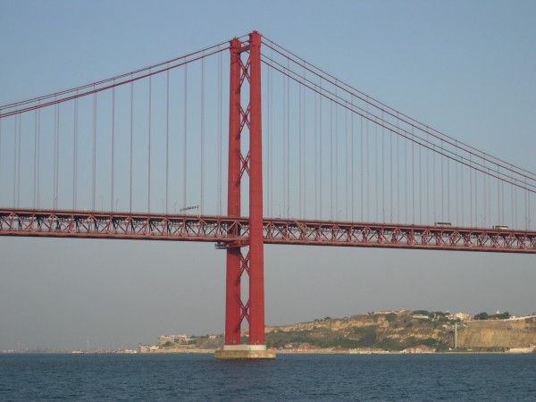Pont du 25 Avril, Lisbonne.Pilier Sud 