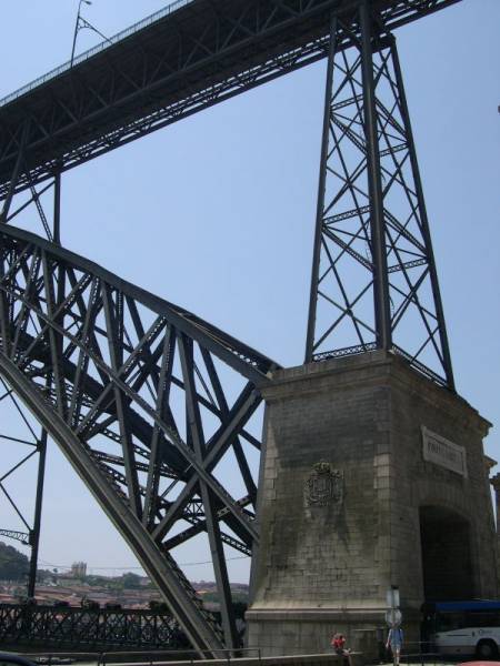 Ponte de Dom Luís, Porto, Portugal.Pile Nord 