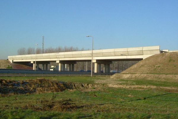 Betuweroute überquert die A2 am Autobahnkreuz/Knooppunt Deil 