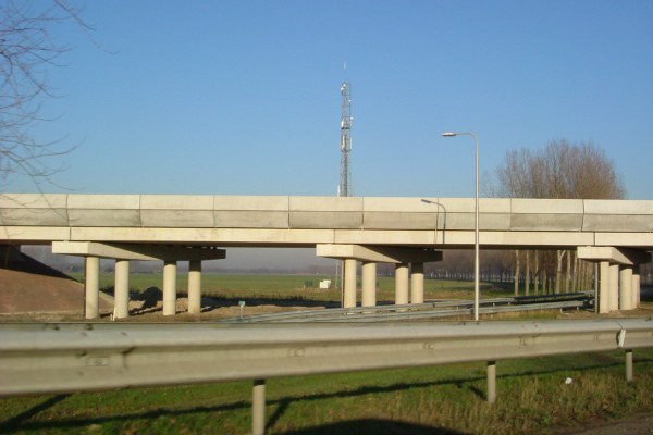 Betuweroute crossing chord A2 from Utrecht A15 to Rotterdam 