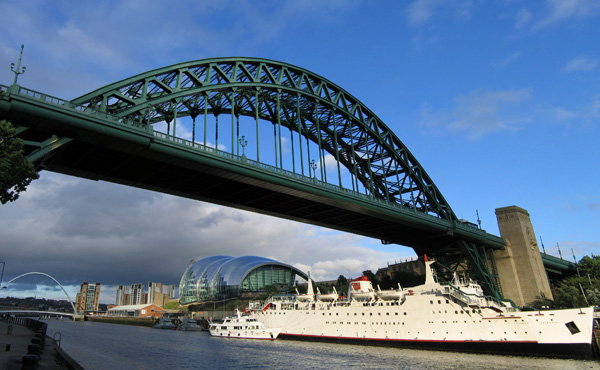The Tyne Bridge connects Newcastle-upon-Tyne and Gateshead 