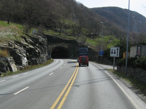 Mastrafjord-Tunnel E39 nördlich von Stavanger, bis zu 133 Meter unter NN laut Schild im Tunnel 