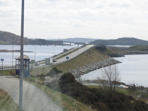 Bridge of the E39 road crossing Askjesundet. The left bridge probably leads to Århøy 
