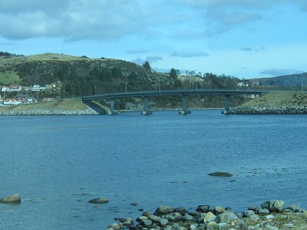 Brücke der E39 über den Askjesundet nördlich von Stavanger 