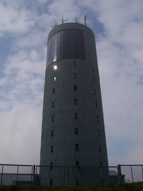 UKW-Turm (Volksmund: Thermosflasche) aufden Großen Inselsberg bei Brotterode UKW-Turm (Volksmund: Thermosflasche) auf den Großen Inselsberg bei Brotterode