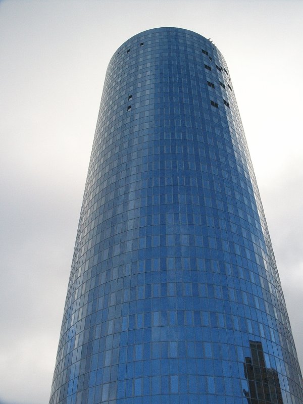 Mediendatei Nr. 32124 Intershoptower, im oberen Teil des Turmes sind die Stellen zu sehen, wo die Scheiben der Außenfassade zum Überprüfen der selben entfernt wurden