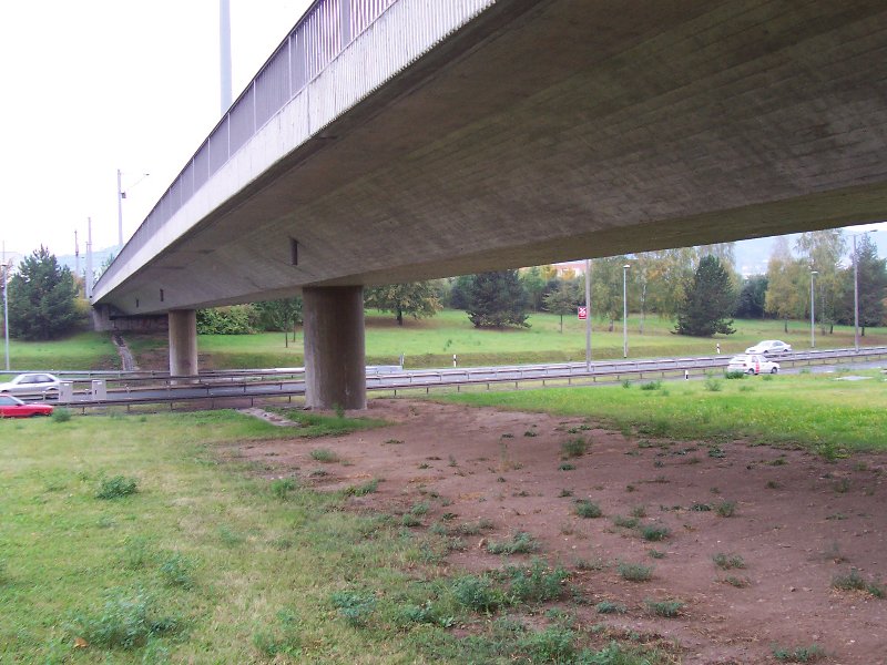 Straßenbahnbrücke über die Stadtrodaer Str 