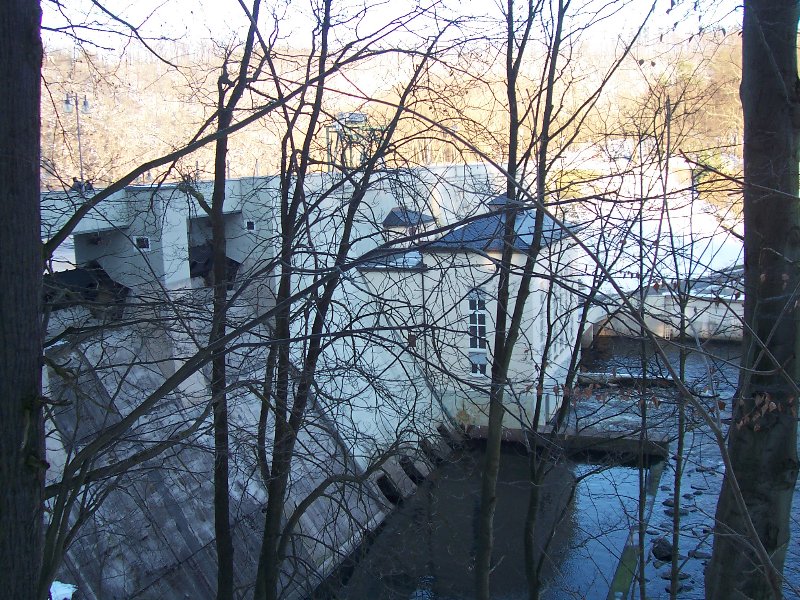 Staumauer des Laufwasserkraftwerkes Burgkhammer 