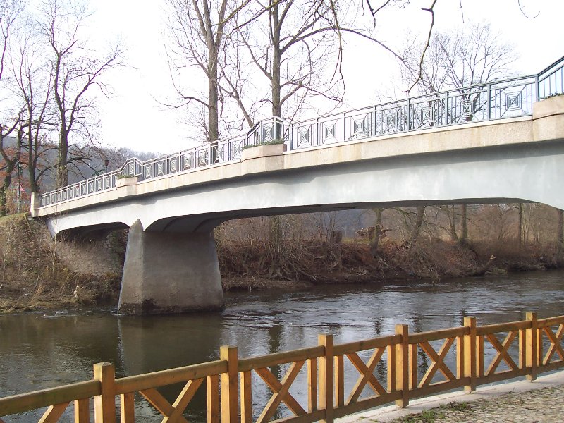 Pont sur la Saale à Kaatschen-Weichau 