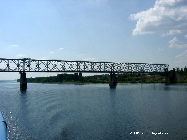Ukraine, Dnjepr, nördlich von Cherson, bei Mündung von Ingulez, ca 800 km von Kiew, Eisenbahnbrücke, Stahlbrücke 