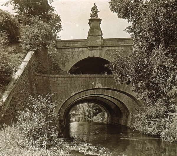 Pont des Belles-Fontaines, Juvisy-sur-Orge. Vue stéréoscopique, vers 1910. 