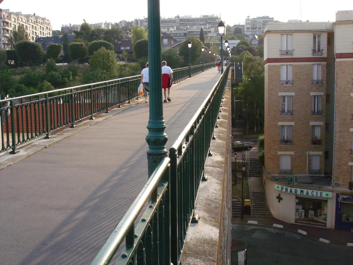 Fußgängerbrücke über die Arve in Boulogne-Billancourt 