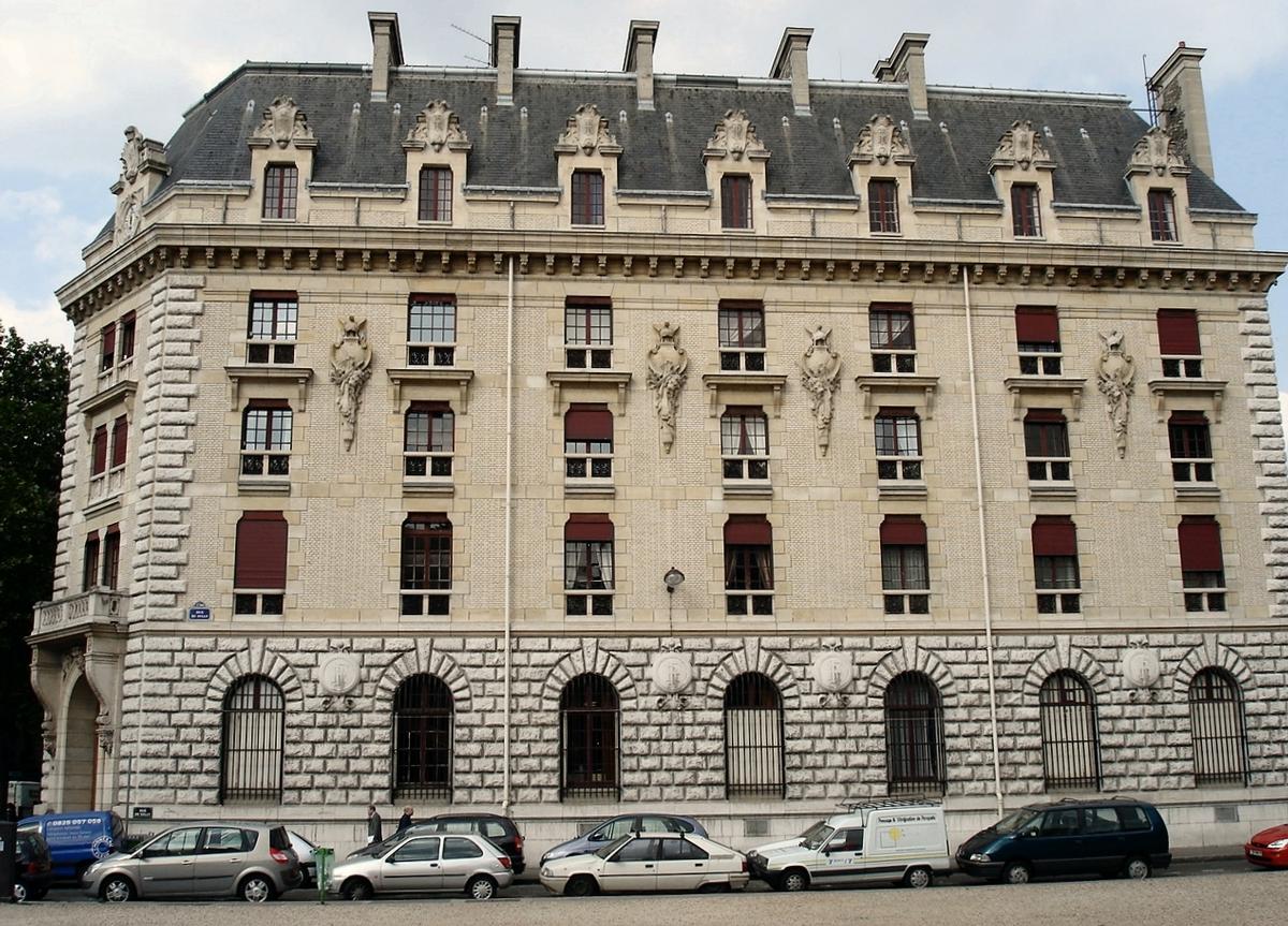 Headquarters of the Republican Guard of Paris 