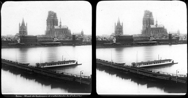 Pont de bateaux et cathédrale de Cologne. Vue stéréoscopique, vers 1875. 