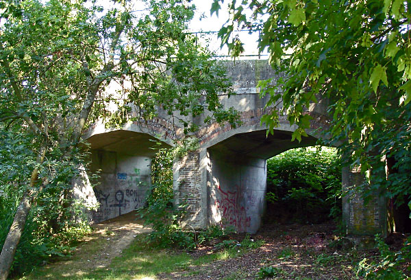 Etiolles Suspension Bridge - Remains 