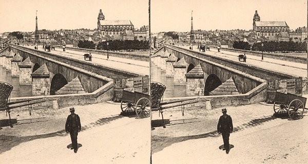 Pont Jacques Gabriel, Blois. Vue stéréoscopique, vers 1900. 