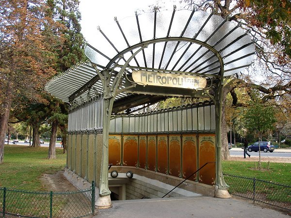 Libellule de la Porte Dauphine. Métro de Paris, ligne n°2 