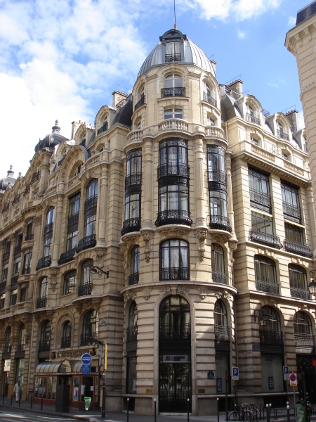 Immeubles rue Réaumur, Paris 2e. N°121. Angle rue Notre Dame des Victoires 