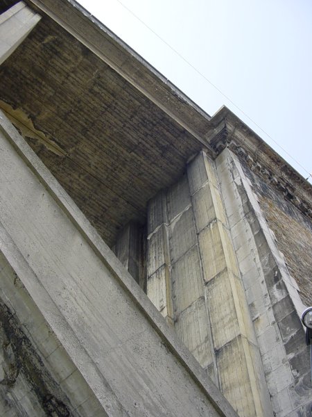 Viaduc de Nogent-sur-Marne (1856). Départ de l'arc du pont sur la Marne (1945) 