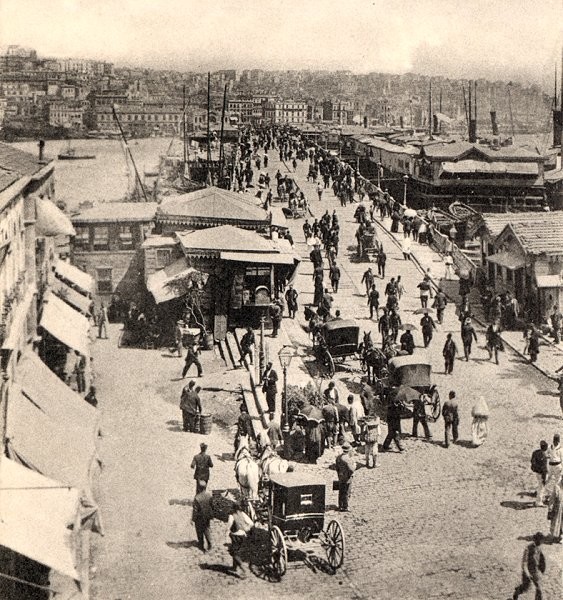 Pont de Galata, Istanbul. Vue stéréoscopique, vers 1900. 