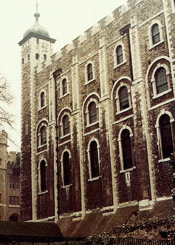 The White Tower (Keep) of The Tower of London. 1078-1097. 27.4 m tall 