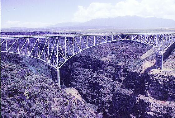 Taos Gorge Bridge. Won Award of «Most Beautiful Span» in 1966, from the AISC 
