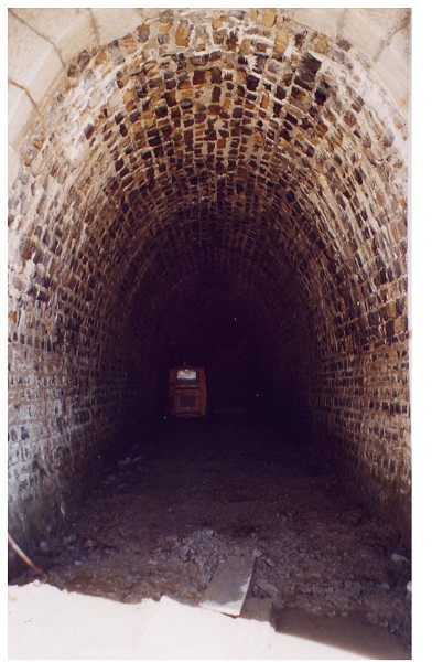 Tunnel du Parpaillonl'intérieur du tunnel pendant les travaux de rénovation Tunnel du Parpaillon l'intérieur du tunnel pendant les travaux de rénovation