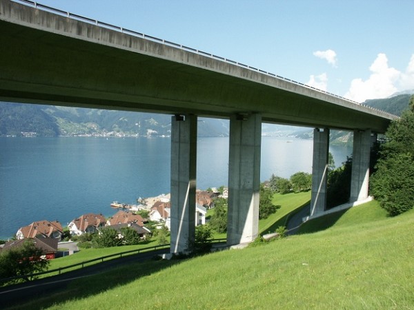 Viaduc autoroutier de Beckenried (Nidwalden, Suisse) 