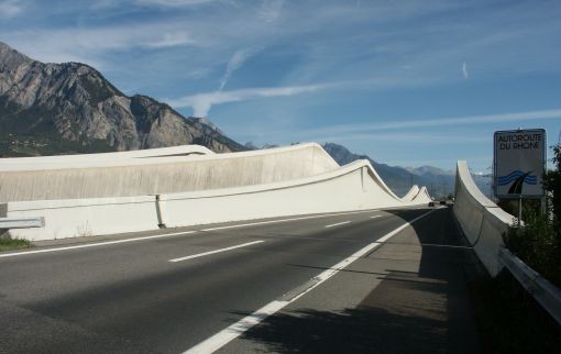 Autobahnbrücke über die Rhone bei Riddes 