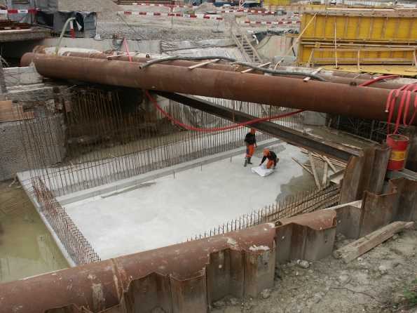 Baustelle Leutschenbach am 8. Mai 2006 «Brücke und Gewässerkorrektur» 