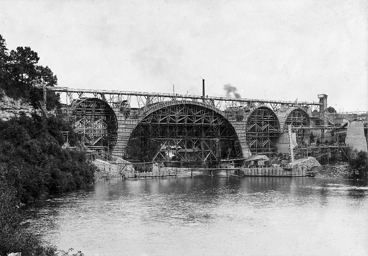 Railroad bridegs across the Iller at Kempten. Scaffolding used during construction. 