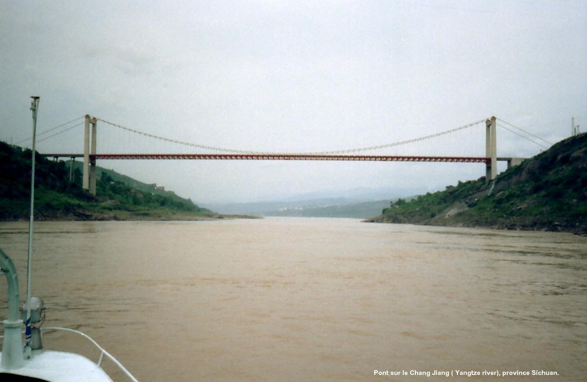 Province Sichuan - Pont sur le Yangtze, entre Chongqing et Fengdu (quelques kilomètres en aval de Chongqing) 