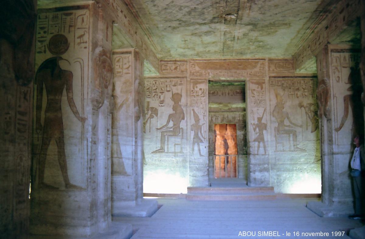 Abu Simbel - Temple of Nefertari The dimensions of this temple are much more modest than the nearby one for Ramses II. The Naos is about 20 meters into the Temple