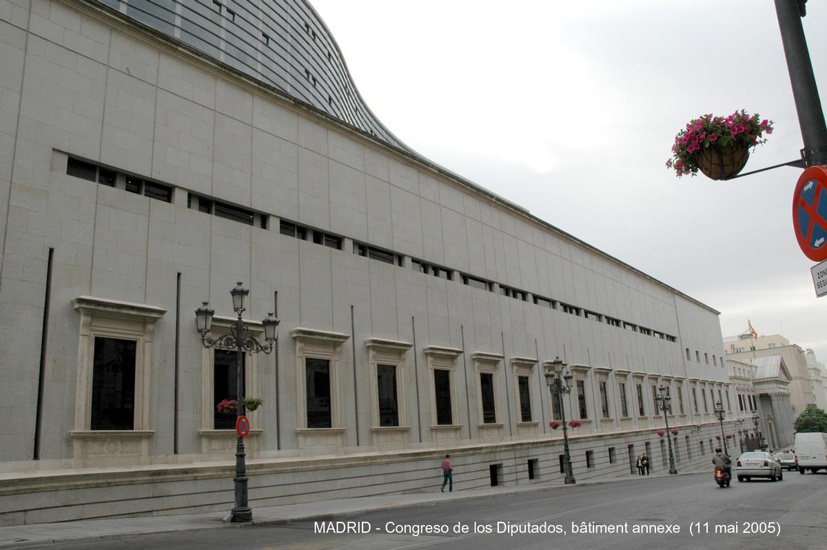 Fiche média no. 47388 MADRID – «Congreso de los Diputados» ou «Palacio de las Cortes», siège du Parlement espagnol. Achèvement de la construction en 1850, pour le bâtiment à façade néo-classique