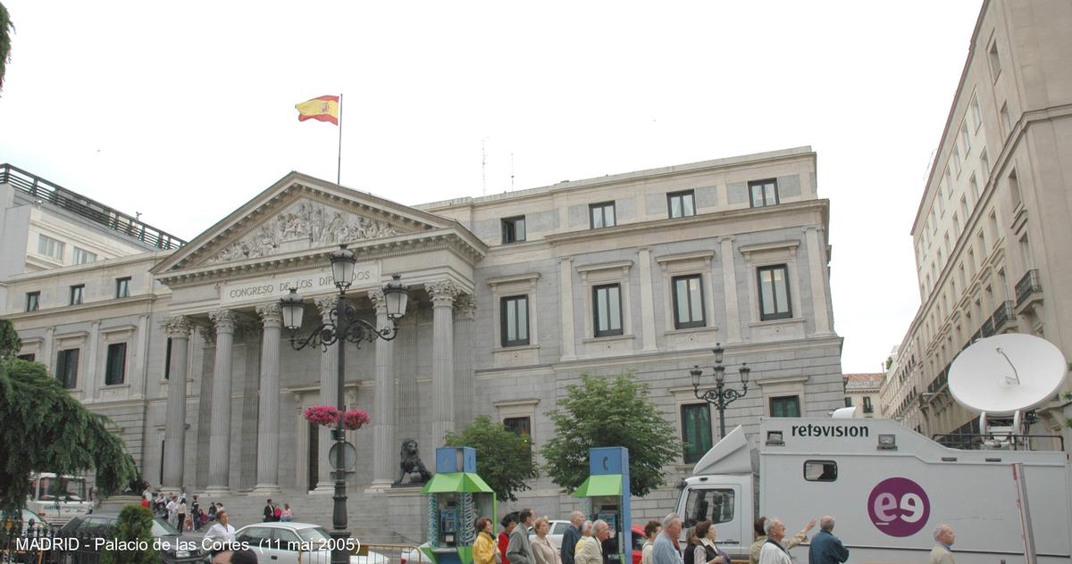Fiche média no. 47390 MADRID – «Congreso de los Diputados» ou «Palacio de las Cortes», siège du Parlement espagnol. Achèvement de la construction en 1850, pour le bâtiment à façade néo-classique