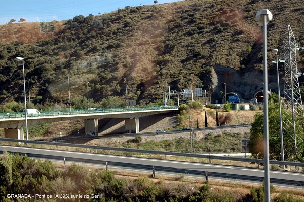 GRENADE (Andalousie) – Pont de l'A 395 sur le rio Genil (rocade sud, entre la Carretera de la Sierra et l'autoroute A 44- E 902) 