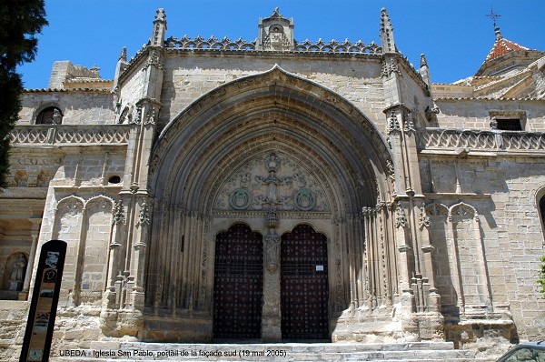 Fiche média no. 48569 UBEDA (Andalousie), (ville inscrite au Patrimoine Mondial de l'Humanité) – Eglise San Pablo, construite et remaniée du XIIe au XVIIe, elle présente une grande variété de styles