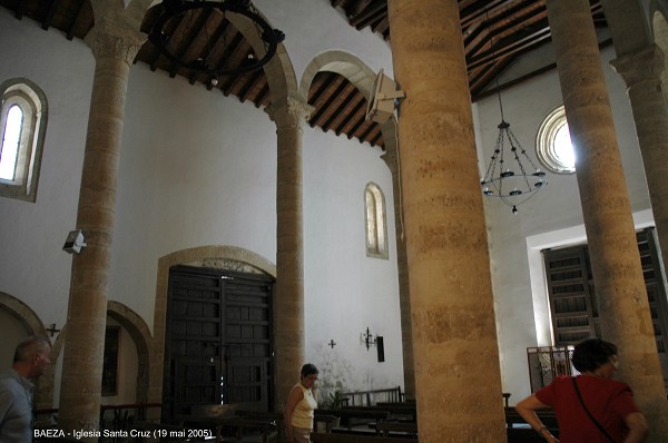 Fiche média no. 48366 BAEZA (Andalousie), (ville inscrite au Patrimoine Mondial de l'Humanité) – Eglise Santa Cruz, c'est la seule église de Baeza qui conserve une façade romane