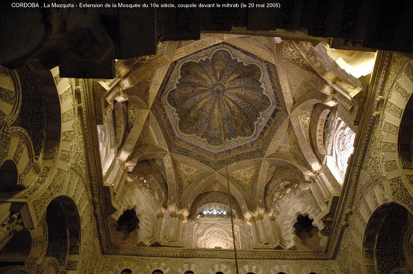 Fiche média no. 48075 CORDOUE (Andalousie) – La Mezquita, la construction de la Grande Mosquée débuta au 8e siècle, trois agrandissements successifs lui donnèrent ses dimensions actuelles